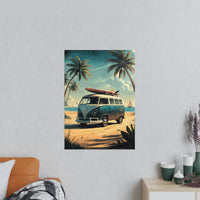 Retro Surfer VW Bully Poster - Strandurlaub und Abenteuer - Poster bei HappyHugPixels