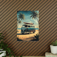 Retro Surfer VW Bully Poster - Strandurlaub und Abenteuer - Poster bei HappyHugPixels