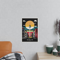 Berlin Poster Fernsehturm – Minimalistisches Travelposter von Berlin - Poster bei HappyHugPixels