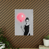 Kunstposter Zeichnung - Elegante Frau mit Ballon - Photopapier - Poster bei HappyHugPixels