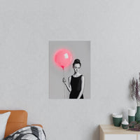 Kunstposter Zeichnung - Elegante Frau mit Ballon - Photopapier - Poster bei HappyHugPixels