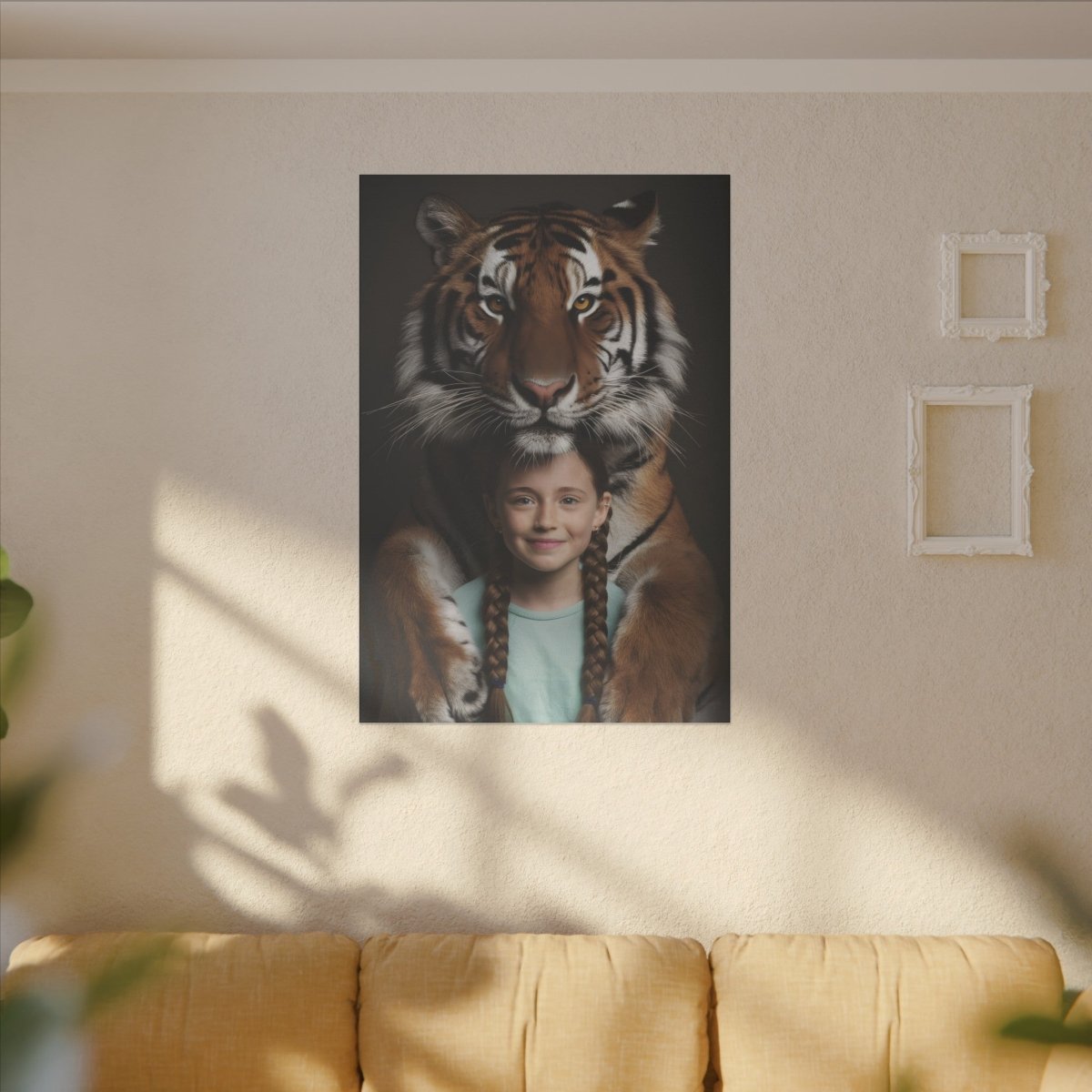 Leinwandbild Mädchen & Tiger - Hugging Little Girl Animals - Canvas bei HappyHugPixels