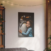 Leinwandbild Mädchen und Pinguin – Aus der Serie Little Girl Animals - Canvas bei HappyHugPixels