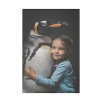 Leinwandbild Mädchen und Pinguin – Aus der Serie Little Girl Animals - Canvas bei HappyHugPixels