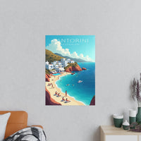 Santorini Reiseposter: Traumhafte Strandbucht im Retro - Stil auf Premium - Fotopapier - Poster bei HappyHugPixels